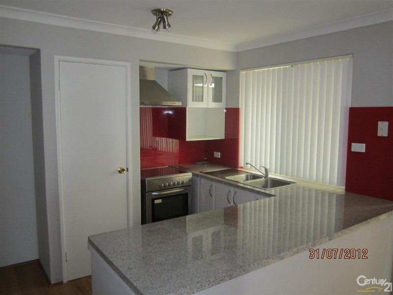 2/25 Penang Loop, Warnbro WA 6169