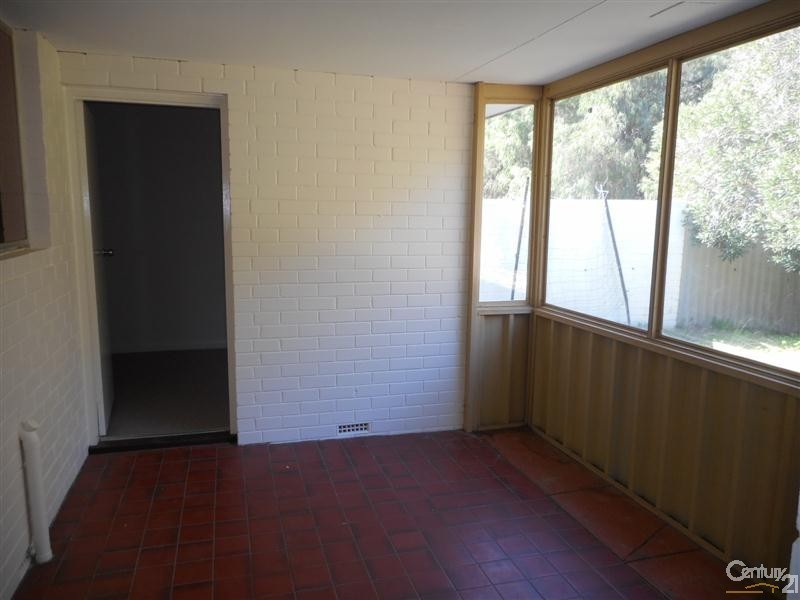 102b Gloucester Crescent, Shoalwater WA 6169