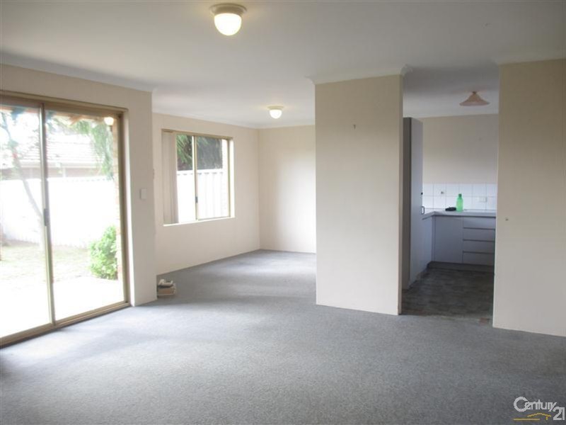 2/25 Ashford Avenue, Rockingham WA 6168