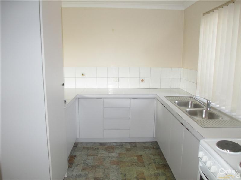 2/25 Ashford Avenue, Rockingham WA 6168