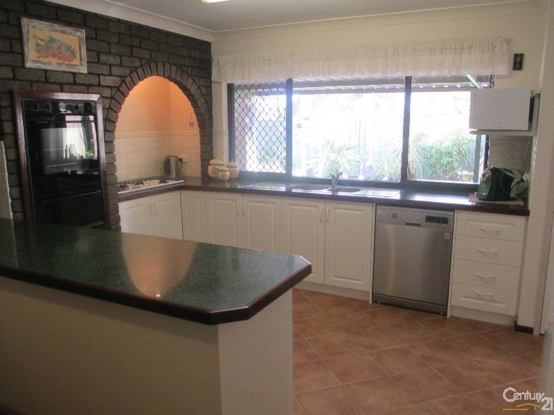 16 Jamaican Road, Safety Bay WA 6169