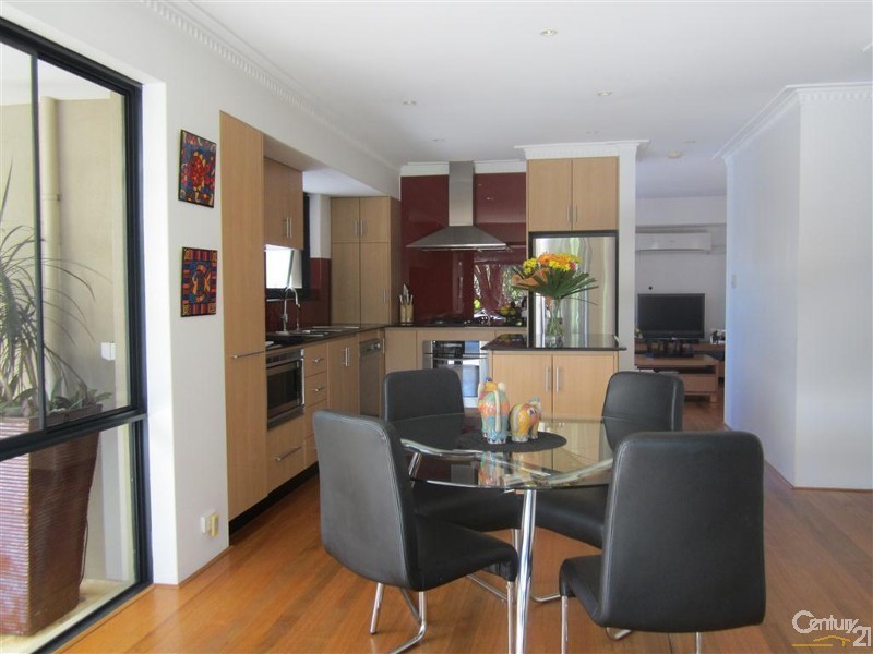 5 Regehr Street, Warnbro WA 6169