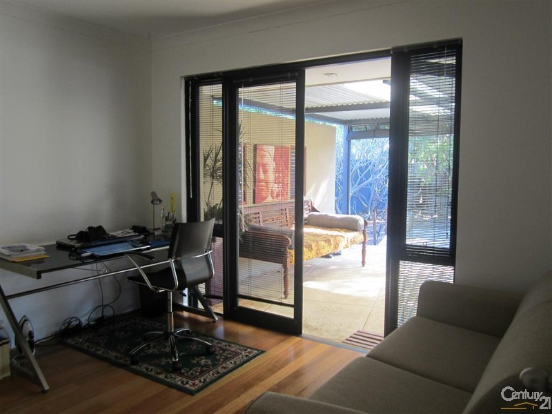 5 Regehr Street, Warnbro WA 6169