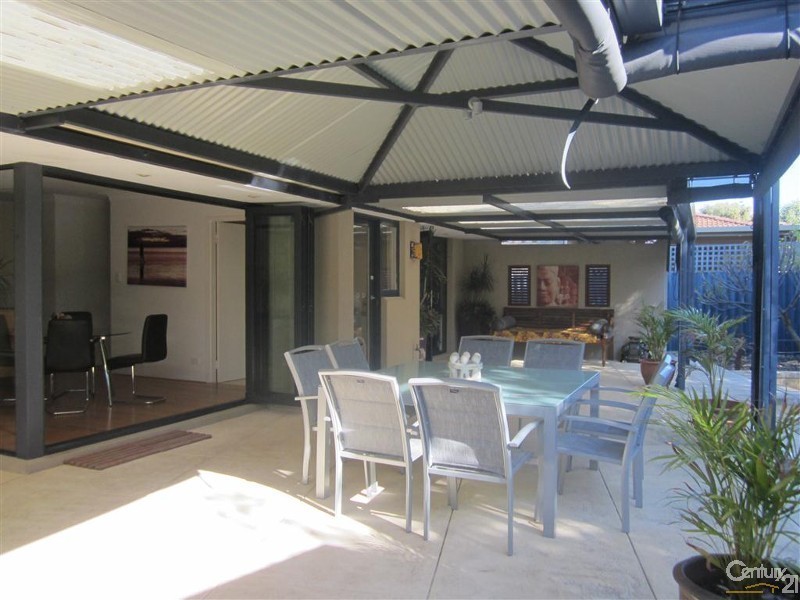 5 Regehr Street, Warnbro WA 6169