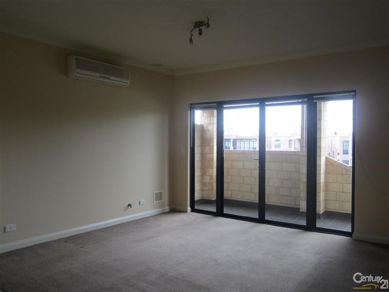 4/7 Victoria Street, Rockingham WA 6168