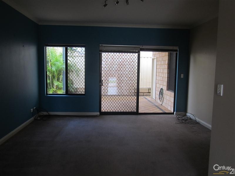 4/7 Victoria Street, Rockingham WA 6168