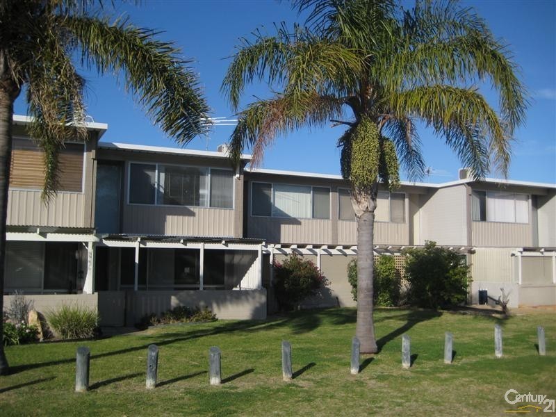 2/27 Harrison Street, Rockingham WA 6168