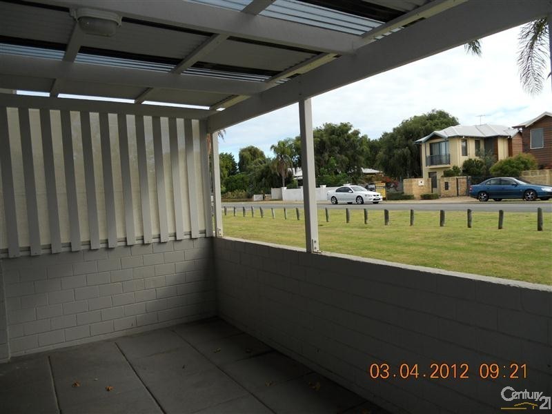 2/27 Harrison Street, Rockingham WA 6168