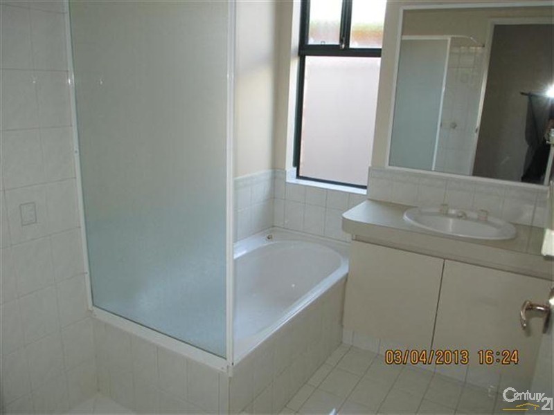 4/10 Nabberu Loop, Cooloongup WA 6168