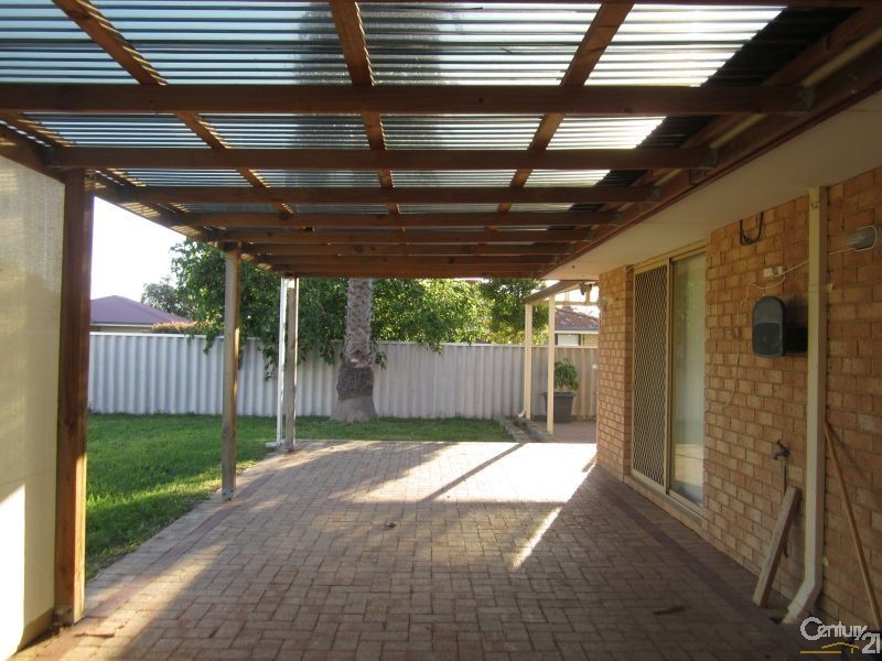 8 Skye Close, Warnbro WA 6169