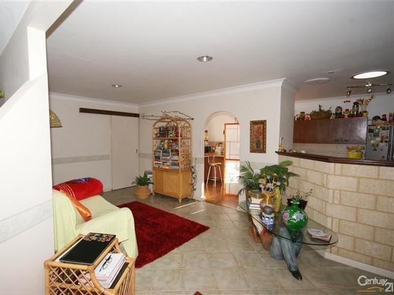 8 Barnes Way, Mandurah WA 6210