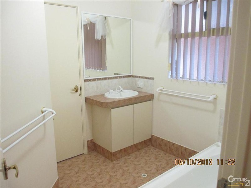 1/54 Gnangara Drive, Waikiki WA 6169