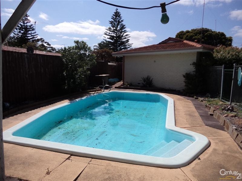 5 Moorine Court, Hillman WA 6168