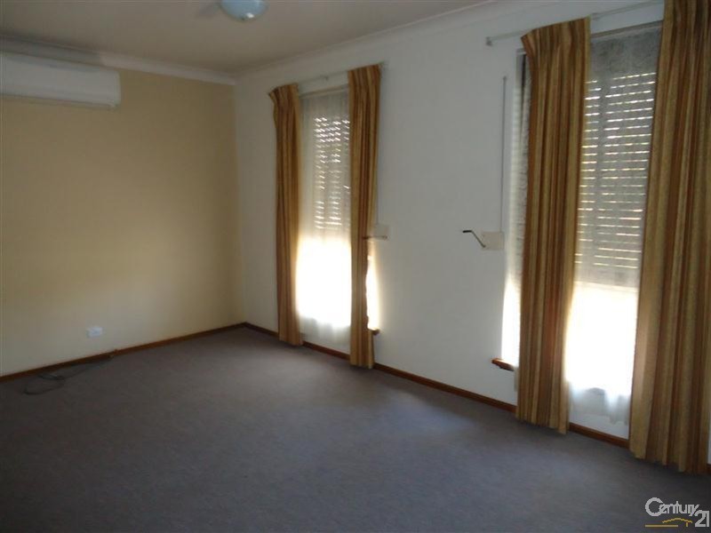 6 Voyager Court, Cooloongup WA 6168