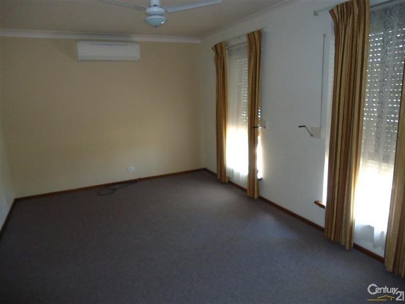 6 Voyager Court, Cooloongup WA 6168