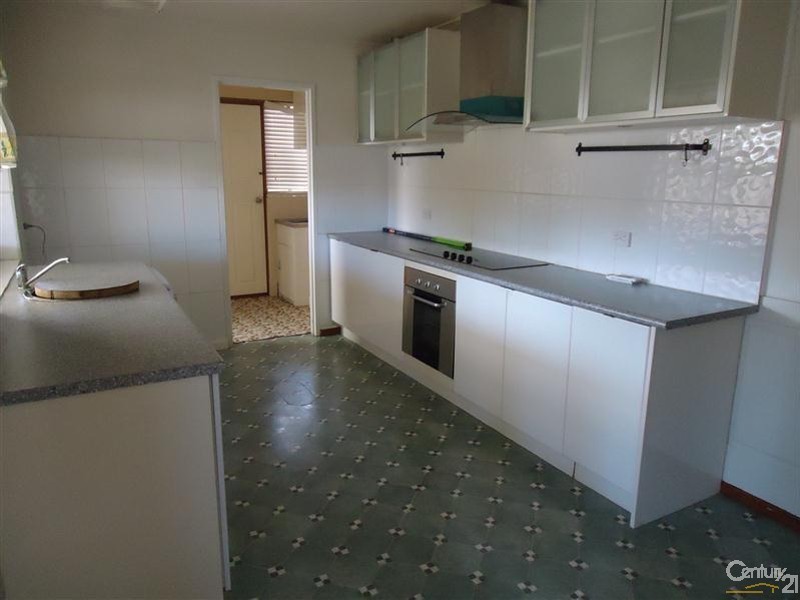 6 Voyager Court, Cooloongup WA 6168