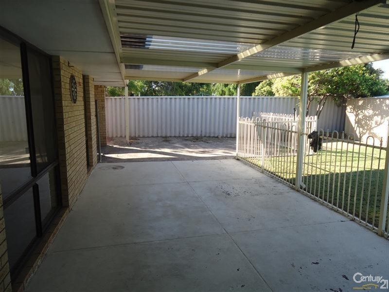 31 Cutter Road, Waikiki WA 6169