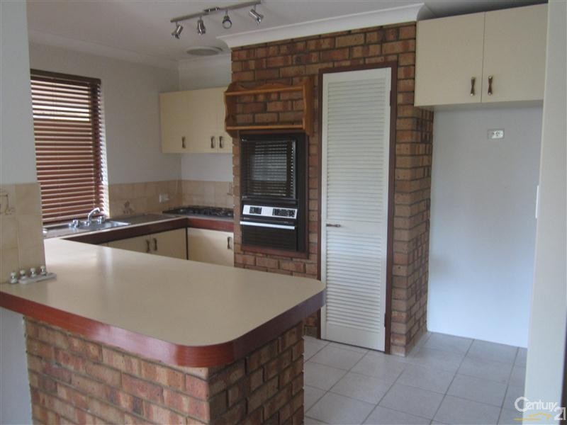 4 Elswick Street, Safety Bay WA 6169