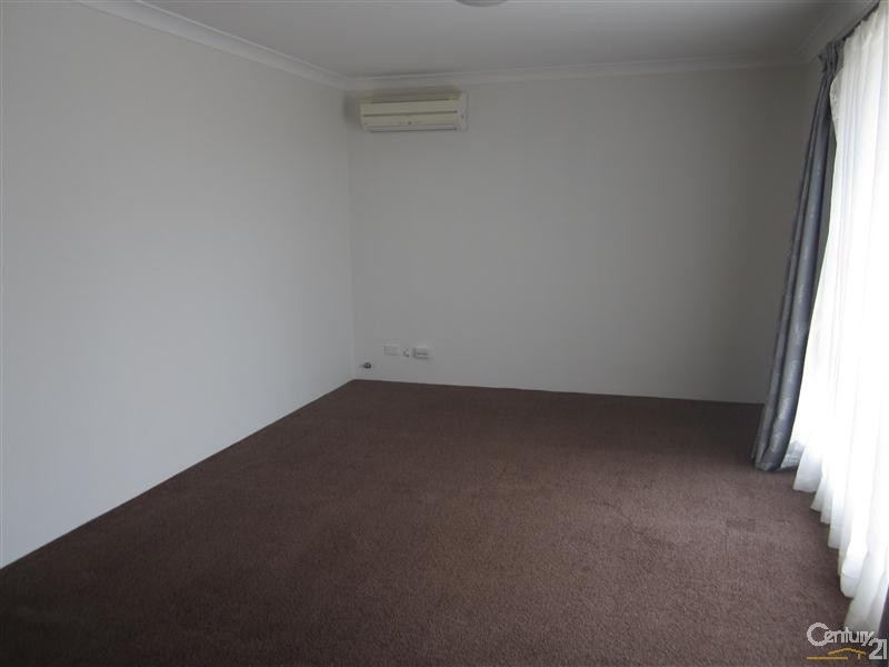 4 Elswick Street, Safety Bay WA 6169