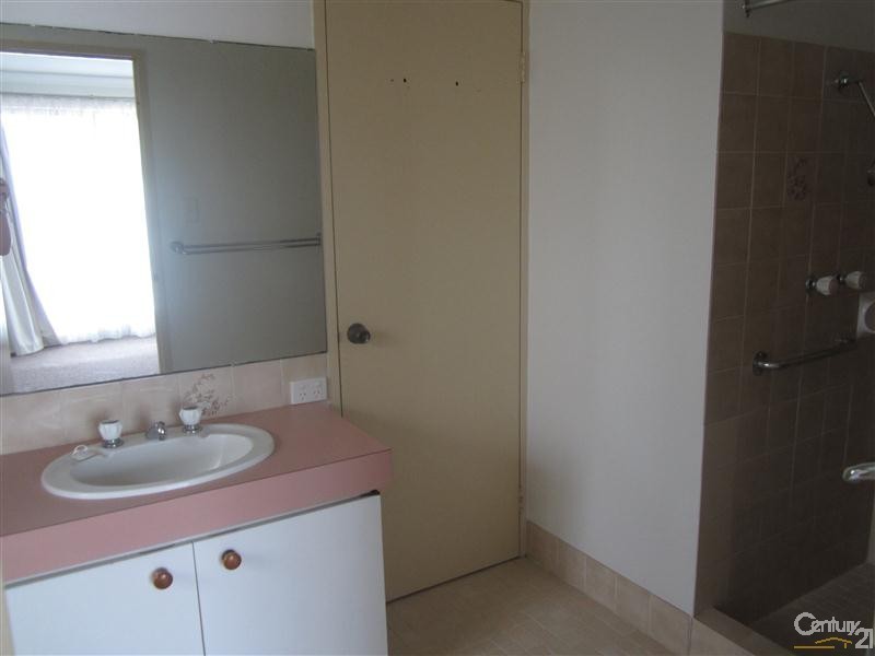 4 Elswick Street, Safety Bay WA 6169