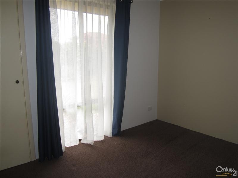 4 Elswick Street, Safety Bay WA 6169