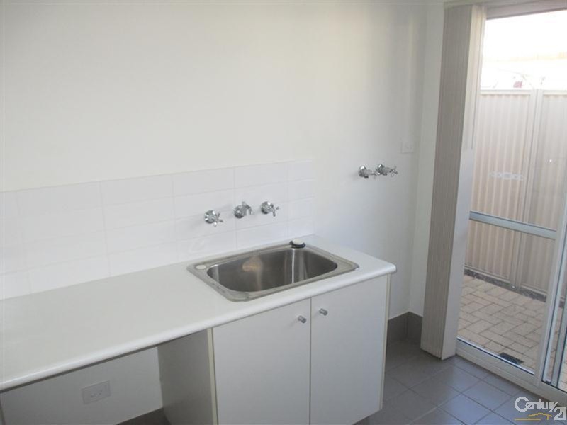 142 Harrington Waters Drive, Waikiki WA 6169