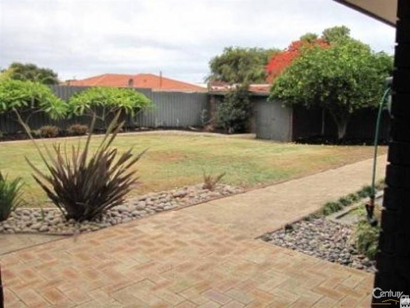 59 Malibu Road, Safety Bay WA 6169