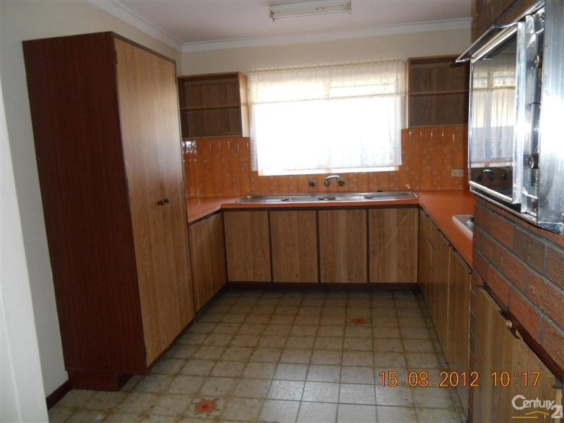 8 Coral Road, Safety Bay WA 6169