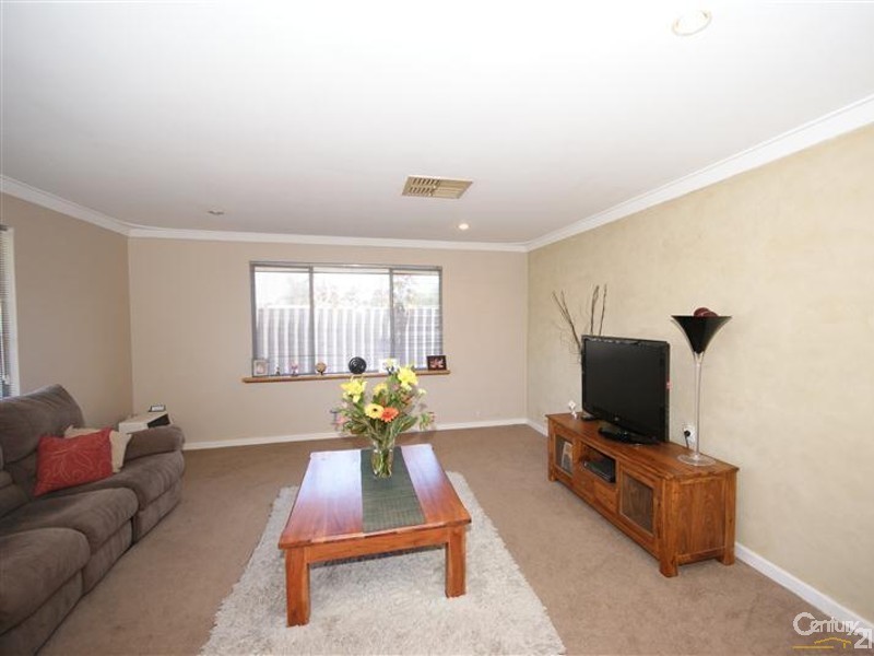 18 Clovelly Way, Warnbro WA 6169