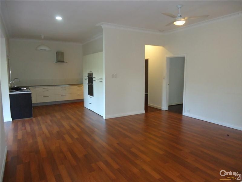 210 Safety Bay Road, Safety Bay WA 6169