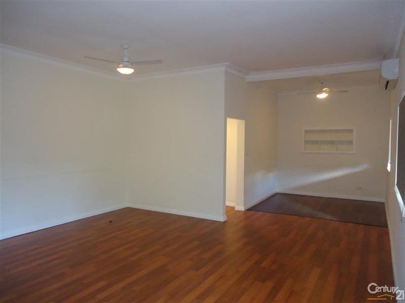 210 Safety Bay Road, Safety Bay WA 6169