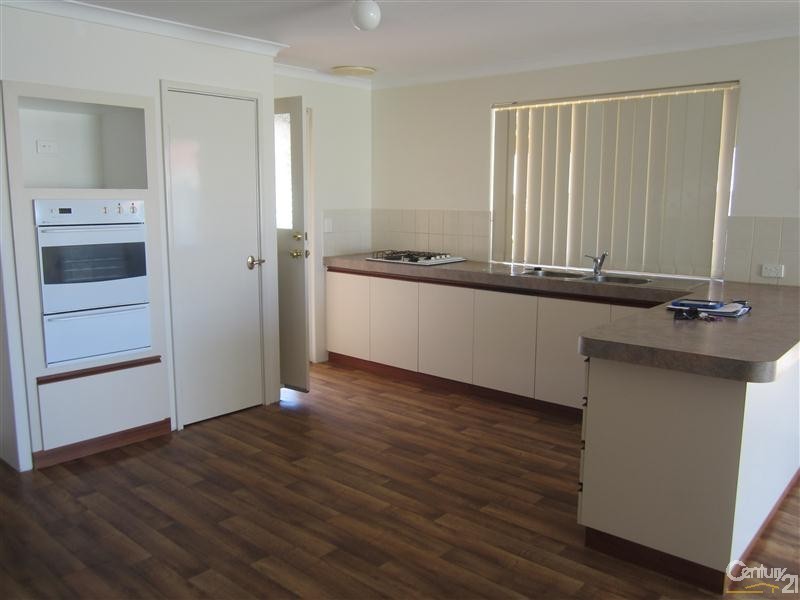 17 St Ettienne Gardens, Port Kennedy WA 6172