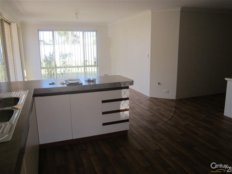 17 St Ettienne Gardens, Port Kennedy WA 6172