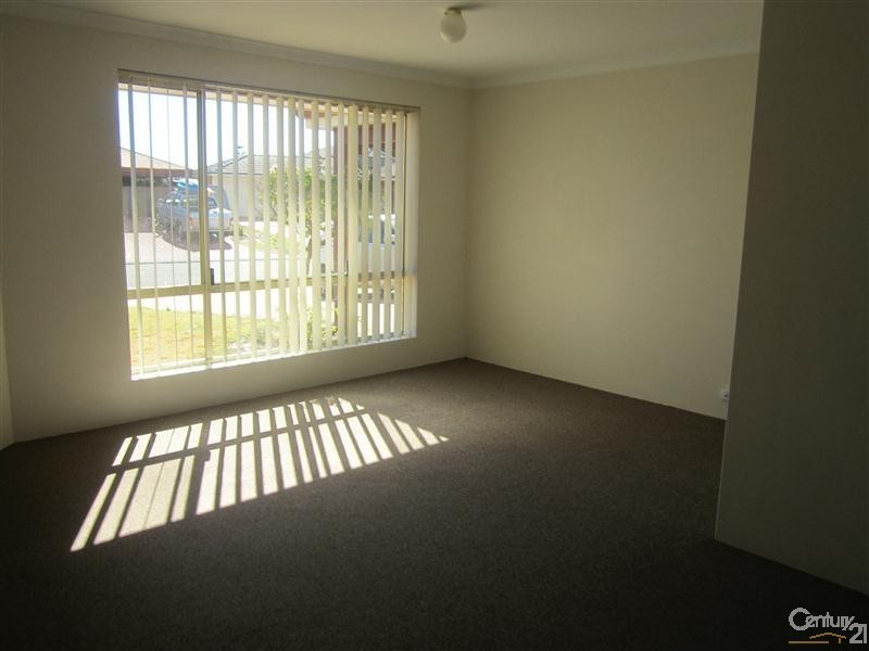 17 St Ettienne Gardens, Port Kennedy WA 6172