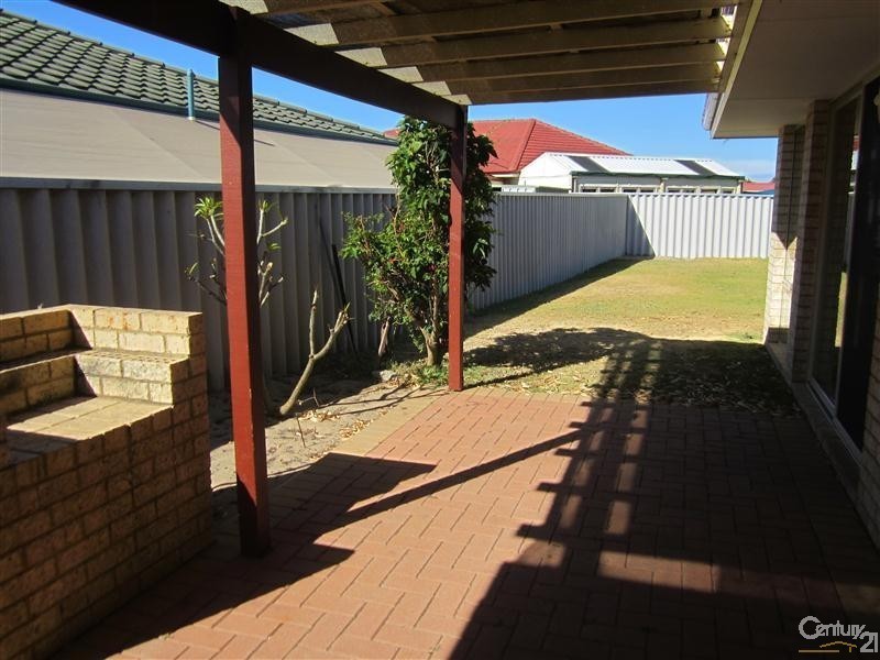 17 St Ettienne Gardens, Port Kennedy WA 6172
