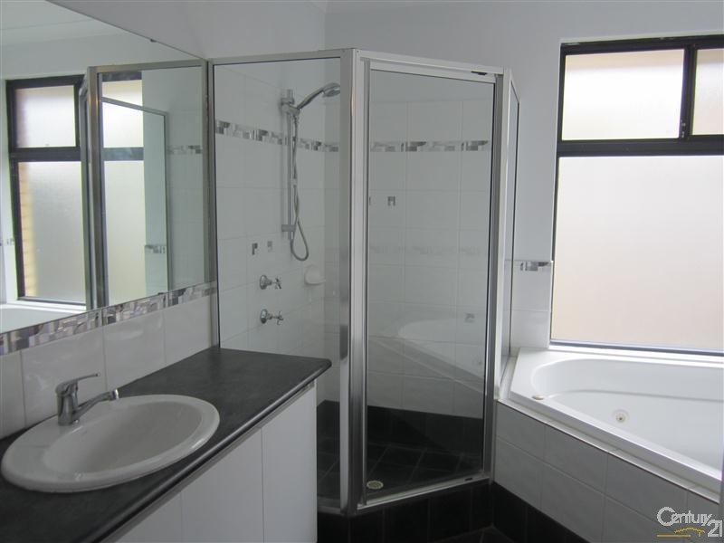 76 Rae Road, Shoalwater WA 6169