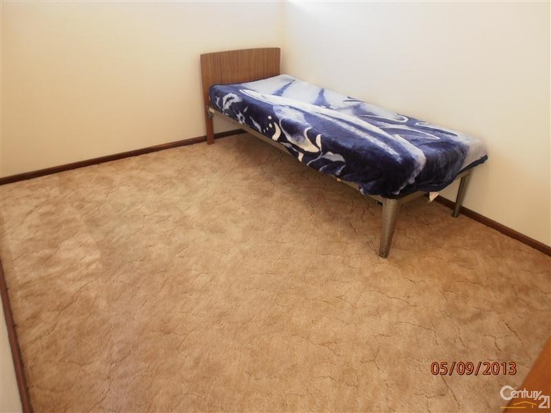 2/4 Gloucester Avenue, Shoalwater WA 6169