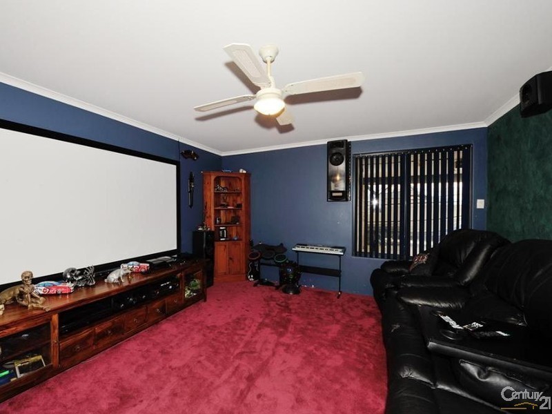 215 Grand Ocean Boulevard, Port Kennedy WA 6172