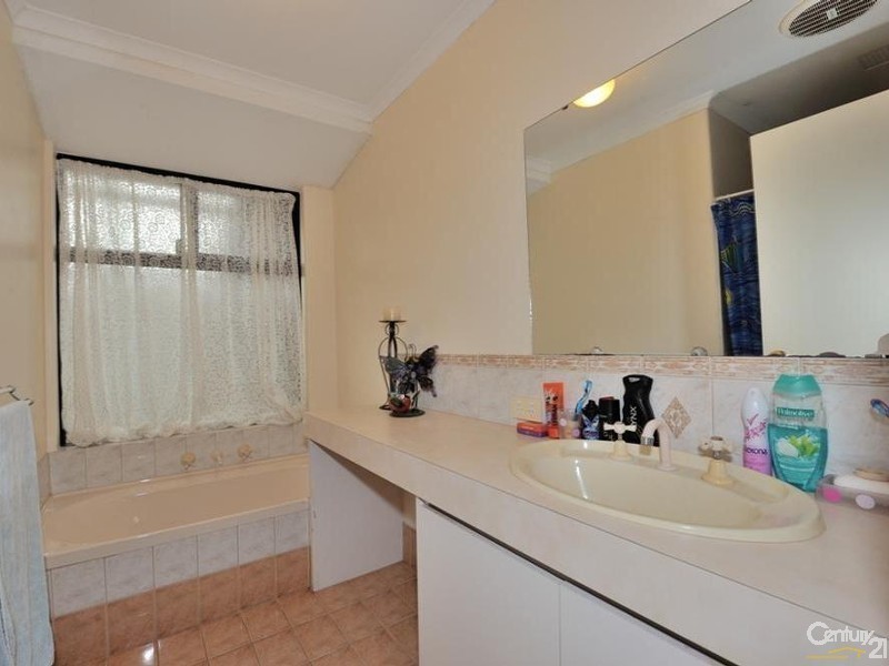 215 Grand Ocean Boulevard, Port Kennedy WA 6172