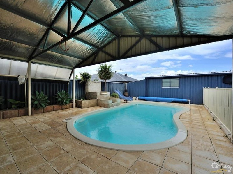 215 Grand Ocean Boulevard, Port Kennedy WA 6172