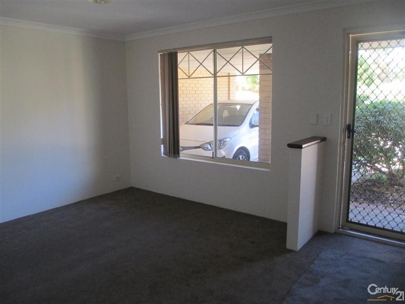 9/4 Marlo Place, Waikiki WA 6169