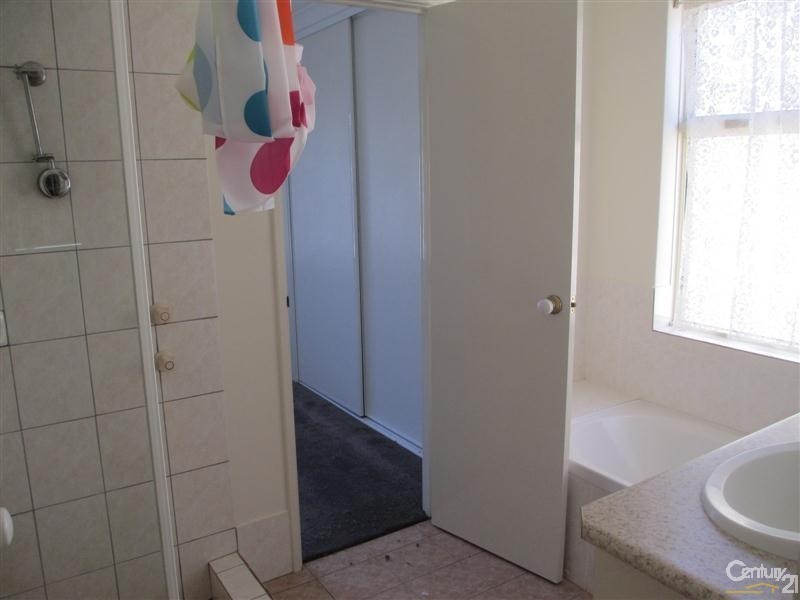 9/4 Marlo Place, Waikiki WA 6169