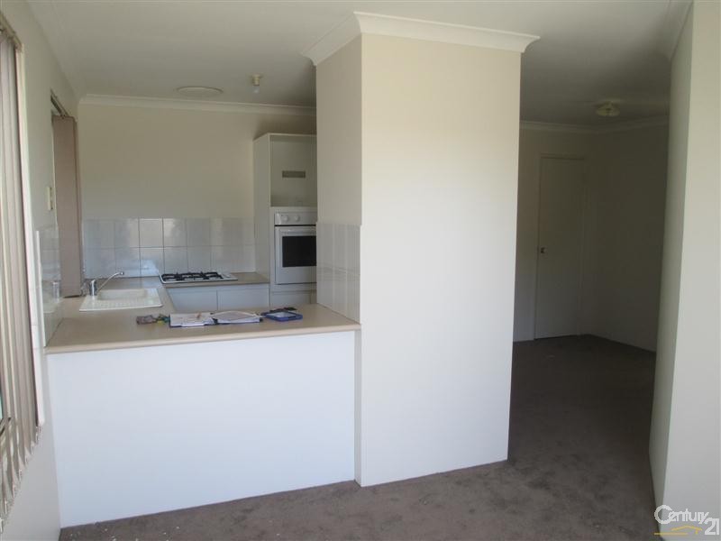 9/4 Marlo Place, Waikiki WA 6169