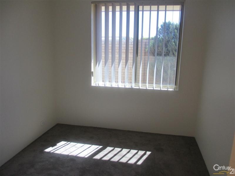 9/4 Marlo Place, Waikiki WA 6169