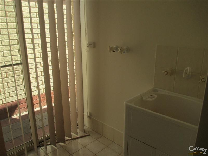 9/4 Marlo Place, Waikiki WA 6169