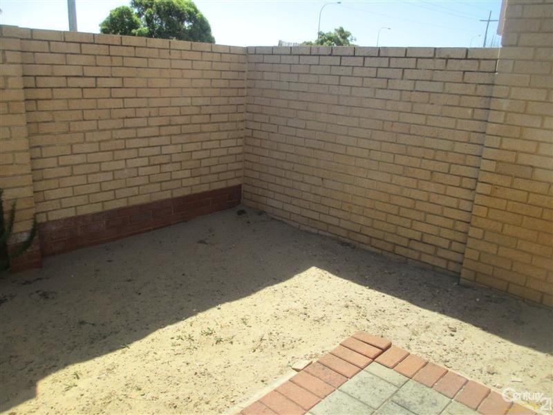 9/4 Marlo Place, Waikiki WA 6169