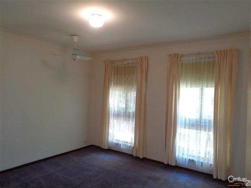 10 Portsmouth Place, Waikiki WA 6169