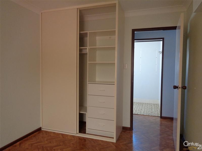 10 Portsmouth Place, Waikiki WA 6169