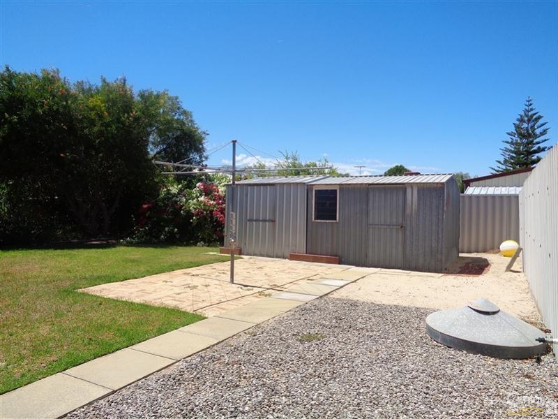 10 Portsmouth Place, Waikiki WA 6169