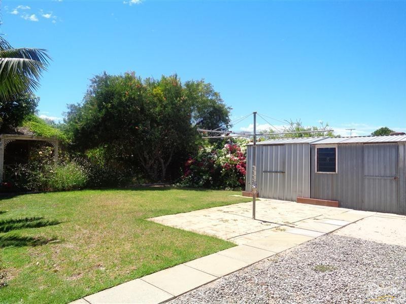 10 Portsmouth Place, Waikiki WA 6169